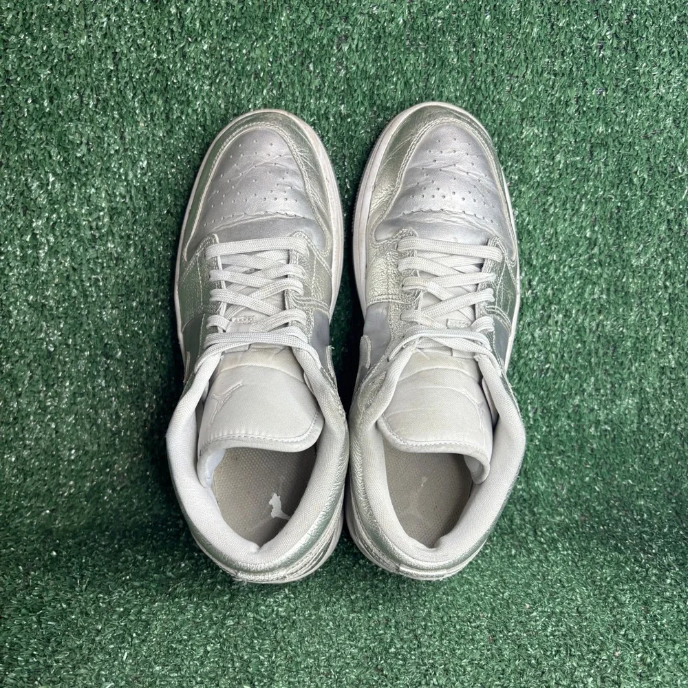 Air Jordan 1 Low SE Metallic Silver Crinkled Leather Sneakers Mens 8.5 Womens 10